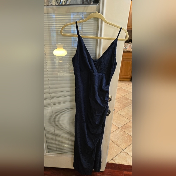 15 Lulu navy blue burnout evening gown. P2p 18 medium gorgeous evening gown. - Picture 6 of 9